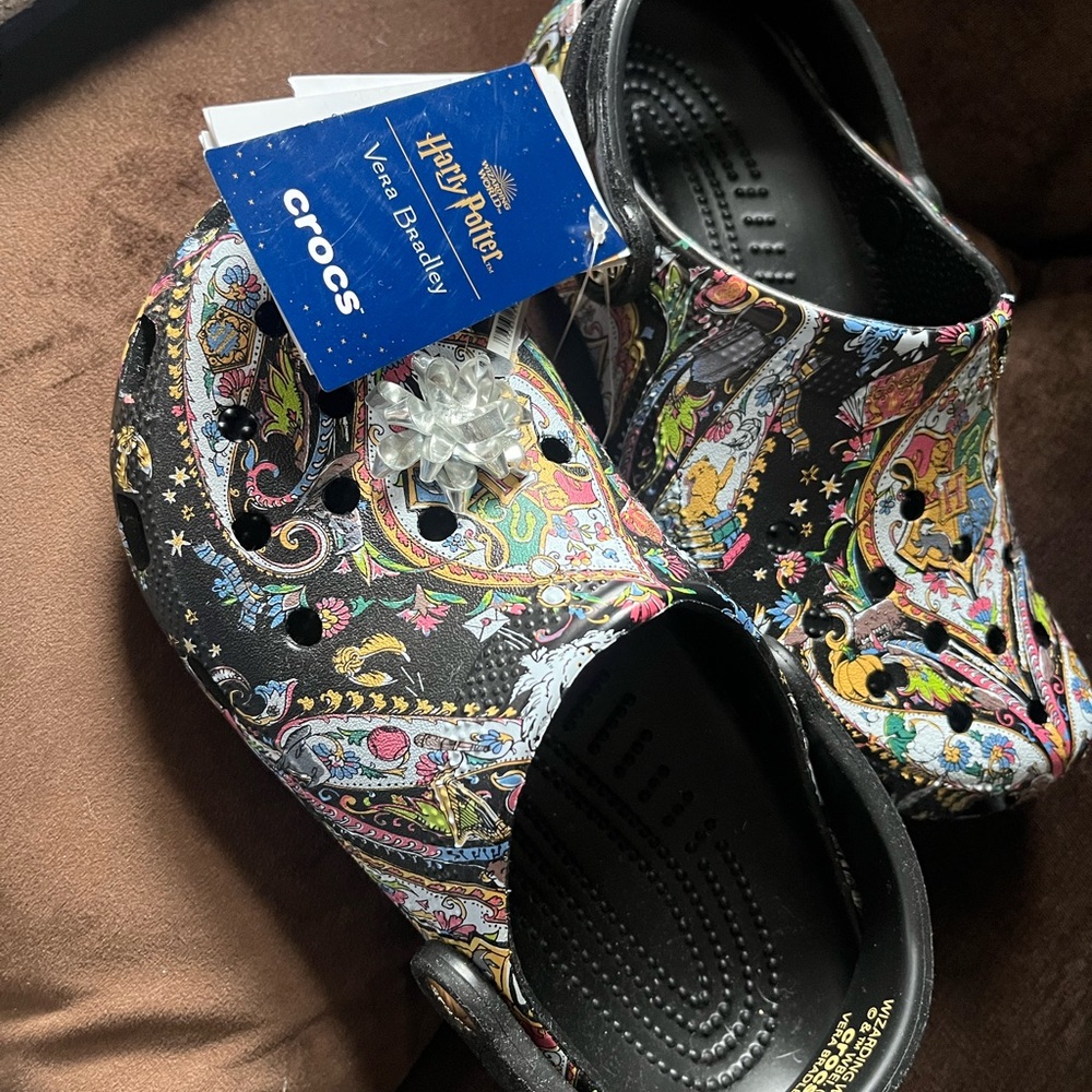 Harry Potter X Vera Bradley Paisley crocs w7m5 bnwt
